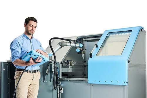 Robotick&eacute; rameno UR pro CNC